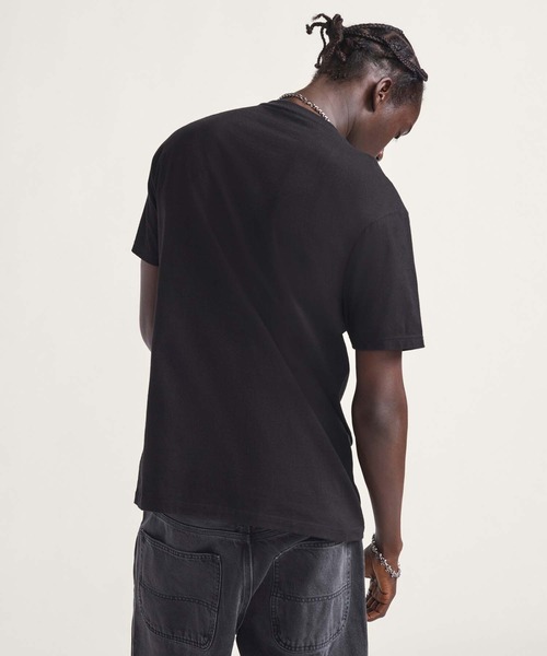 VANS(バンズ)の「ドロップVロゴ Tシャツ(Tシャツ/カットソー・メンズ・ブラック・LARGE/XX-LARGE/X-LARGE/MEDIUM/SMALL)」の4枚目の写真