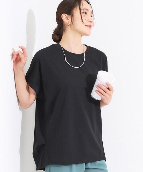 SHOO・LA・RUE（シューラルー）の「【S-LL/汗ジミ軽減/ひんやり/UV】体型カバーに タック入りドルマントップス（Tシャツ/カットソー・レディース・ホワイト/ブラック/ブラウン系/レッド系1・01/02/03/04）」の2枚目の写真