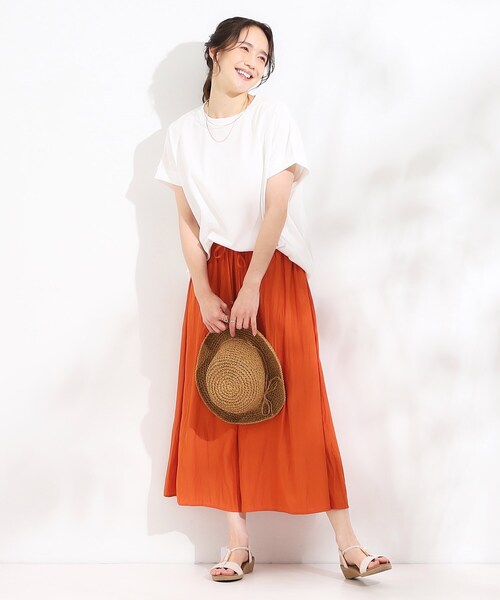 SHOO・LA・RUE（シューラルー）の「【S-LL/汗ジミ軽減/ひんやり/UV】体型カバーに タック入りドルマントップス（Tシャツ/カットソー・レディース・ホワイト/ブラック/ブラウン系/レッド系1・01/02/03/04）」の21枚目の写真