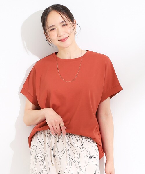 SHOO・LA・RUE（シューラルー）の「【S-LL/汗ジミ軽減/ひんやり/UV】体型カバーに タック入りドルマントップス（Tシャツ/カットソー・レディース・ホワイト/ブラック/ブラウン系/レッド系1・01/02/03/04）」の11枚目の写真