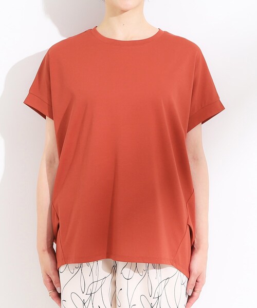 SHOO・LA・RUE（シューラルー）の「【S-LL/汗ジミ軽減/ひんやり/UV】体型カバーに タック入りドルマントップス（Tシャツ/カットソー・レディース・ホワイト/ブラック/ブラウン系/レッド系1・01/02/03/04）」の15枚目の写真