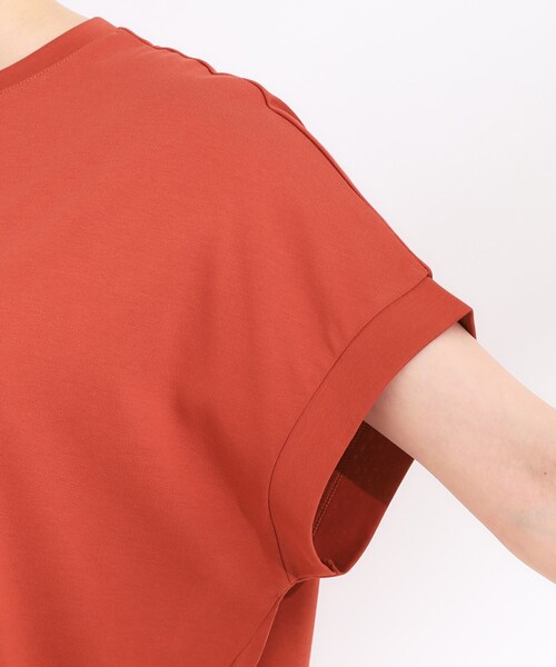 SHOO・LA・RUE（シューラルー）の「【S-LL/汗ジミ軽減/ひんやり/UV】体型カバーに タック入りドルマントップス（Tシャツ/カットソー・レディース・ホワイト/ブラック/ブラウン系/レッド系1・01/02/03/04）」の8枚目の写真