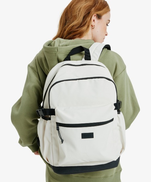 ROXY(ロキシー)の「GATELINE /ロキシーロゴワンポイントバックパック・リュックサック(バックパック/リュック・レディース・ブラック/ホワイト・FREE)」の2枚目の写真