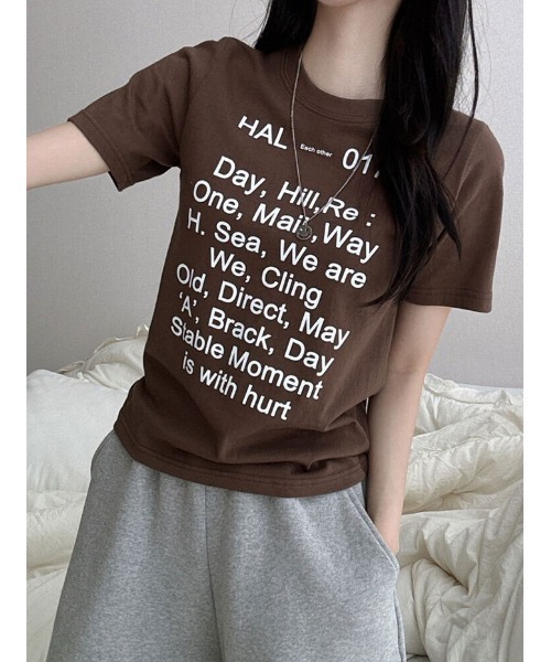 NANAHACHI(ナナハチ)の「フロント文字プリント半袖Tシャツ(Tシャツ/カットソー・レディース・ブラウン/ブラック/アイボリー・FREE)」の12枚目の写真