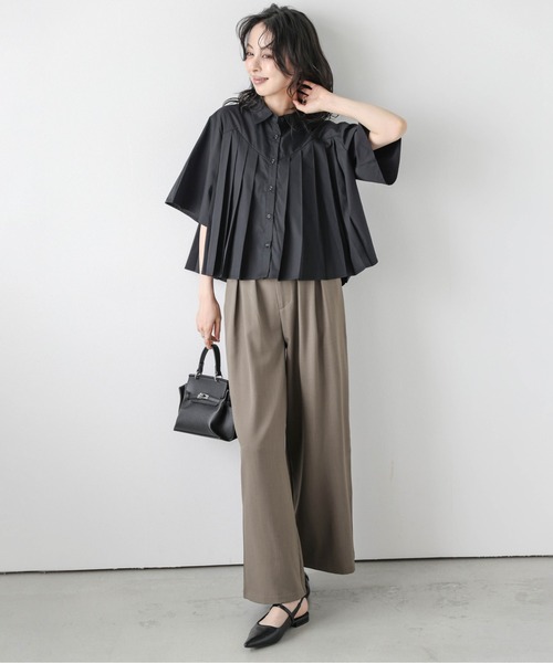 AMELY(エミリー)の「プリーツデザインシャツ(シャツ/ブラウス・レディース・ホワイト/ブラック・フリー)」の3枚目の写真