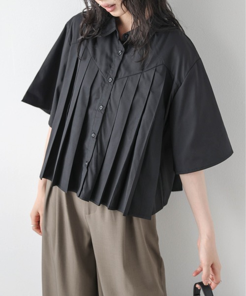 AMELY(エミリー)の「プリーツデザインシャツ(シャツ/ブラウス・レディース・ホワイト/ブラック・フリー)」の5枚目の写真