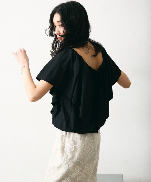Lutim by u(ルチバイユー)の「Balloon gathered blouse / バルーンギャザーブラウス(シャツ/ブラウス・レディース・グレイッシュベージュ/ブラック・FREE)」の10枚目の写真