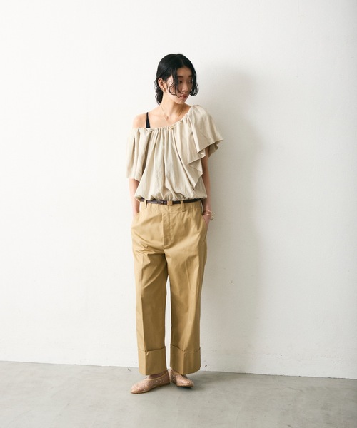 Lutim by u(ルチバイユー)の「Balloon gathered blouse / バルーンギャザーブラウス(シャツ/ブラウス・レディース・グレイッシュベージュ/ブラック・FREE)」の17枚目の写真