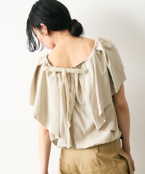 Lutim by u(ルチバイユー)の「Balloon gathered blouse / バルーンギャザーブラウス(シャツ/ブラウス・レディース・グレイッシュベージュ/ブラック・FREE)」の16枚目の写真