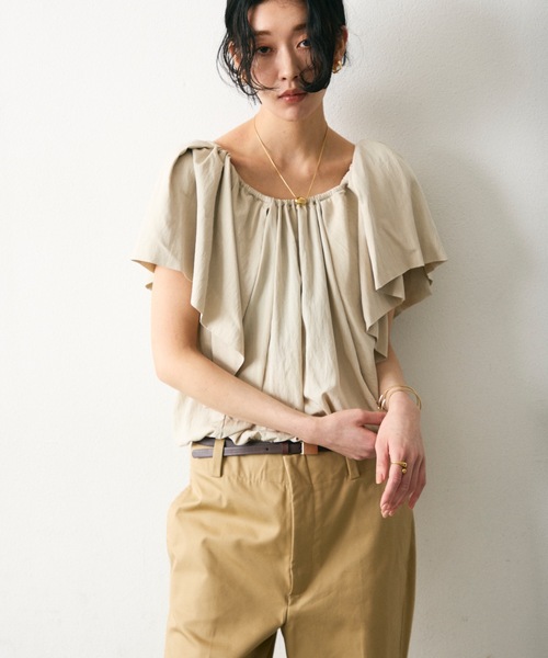Lutim by u(ルチバイユー)の「Balloon gathered blouse / バルーンギャザーブラウス(シャツ/ブラウス・レディース・グレイッシュベージュ/ブラック・FREE)」の21枚目の写真