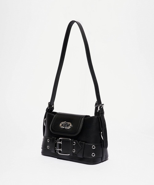 Chick(チック)の「ベルトデザイン フラップ式ショルダーバッグ(ショルダーバッグ・レディース・ホワイト/ブラック/シルバー・FREE)」の9枚目の写真