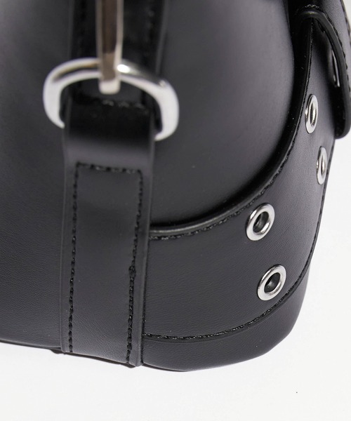 Chick(チック)の「ベルトデザイン フラップ式ショルダーバッグ(ショルダーバッグ・レディース・ホワイト/ブラック/シルバー・FREE)」の20枚目の写真