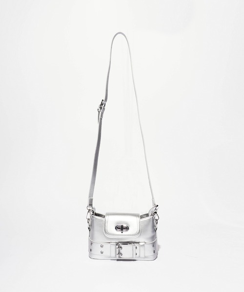 Chick(チック)の「ベルトデザイン フラップ式ショルダーバッグ(ショルダーバッグ・レディース・ホワイト/ブラック/シルバー・FREE)」の10枚目の写真