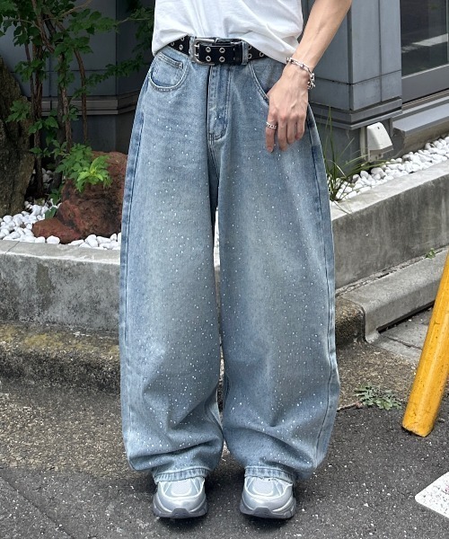 ADAMASTE（アダマスト）の「rhinestone jewelry baggy denim pants