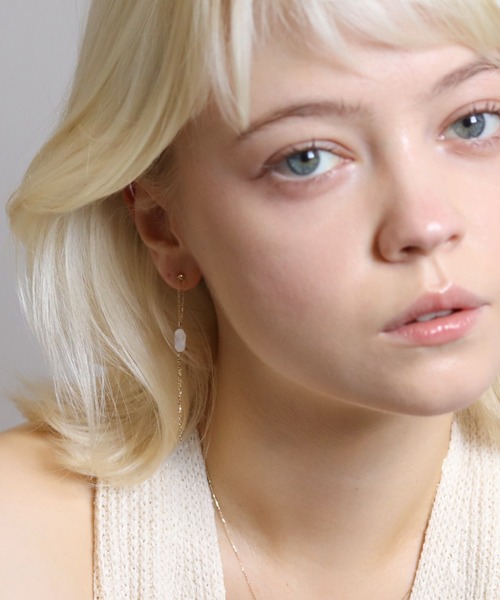 cui-cui（キュイキュイ）の「レインボームーンストーン チェーン ピアス | K10YG（ピアス（両耳用）・レディース・ホワイト・FREE）」の7枚目の写真