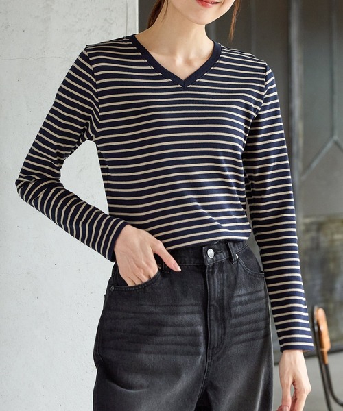 Honeys(ハニーズ)の「オーガニックVネックT(Tシャツ/カットソー・レディース・ネイビー/ネイビー系1/ブラック×ベージュ/ブラック/ネイビー系2・L/LL/M)」の5枚目の写真