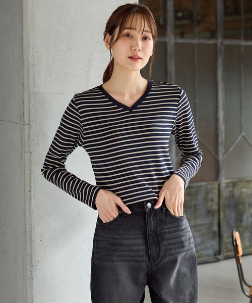 Honeys(ハニーズ)の「オーガニックVネックT(Tシャツ/カットソー・レディース・ネイビー/ネイビー系1/ブラック×ベージュ/ブラック/ネイビー系2・L/LL/M)」の15枚目の写真