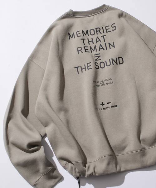 FREAK'S STORE(フリークスストア)の「限定展開 ビッグシルエット ワンポイント刺繍 バックプリント ヘムコード クルーネック スウェット(スウェット・メンズ・グレイッシュベージュ/アッシュグレー/スミクロ/ネイビー・SMALL/MEDIUM/LARGE)」の5枚目の写真