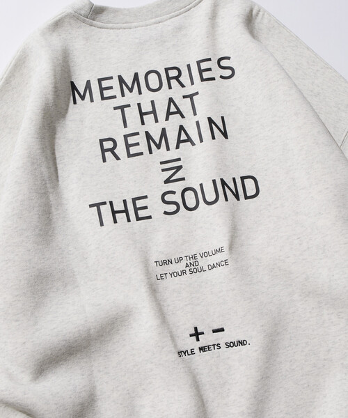 FREAK'S STORE(フリークスストア)の「限定展開 ビッグシルエット ワンポイント刺繍 バックプリント ヘムコード クルーネック スウェット(スウェット・メンズ・グレイッシュベージュ/アッシュグレー/スミクロ/ネイビー・SMALL/MEDIUM/LARGE)」の8枚目の写真