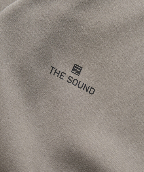 FREAK'S STORE(フリークスストア)の「限定展開 ビッグシルエット ワンポイント刺繍 バックプリント ヘムコード クルーネック スウェット(スウェット・メンズ・グレイッシュベージュ/アッシュグレー/スミクロ/ネイビー・SMALL/MEDIUM/LARGE)」の22枚目の写真