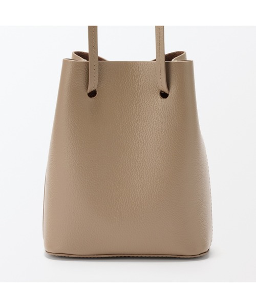 無印良品（ムジルシリョウヒン）の「ヌメ革　巾着バッグ（ショルダーバッグ・レディース・ブラック/ブラウン系・FREE）」の10枚目の写真