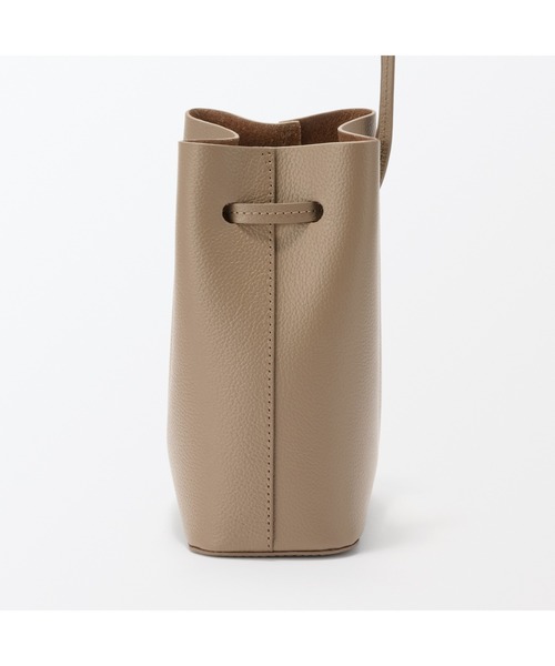 無印良品（ムジルシリョウヒン）の「ヌメ革　巾着バッグ（ショルダーバッグ・レディース・ブラック/ブラウン系・FREE）」の13枚目の写真