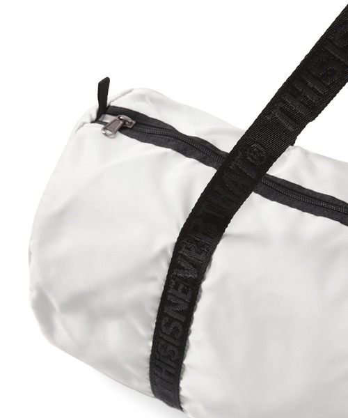 thisisneverthat（ディスイズネバーザット）の「Light Duffle Bag (M)（ショルダーバッグ・メンズ・ホワイト/セージグリーン/ブラック・FREE）」の4枚目の写真