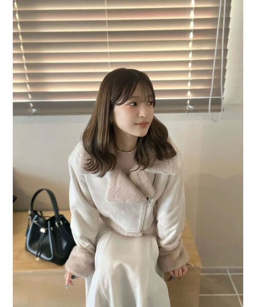 MERCURYDUO（マーキュリーデュオ）の「フェイクムートンボンバージャケット（ムートンコート・レディース・アイボリー/ベージュ・MEDIUM/SMALL）」の3枚目の写真
