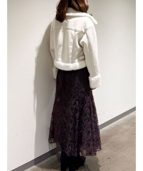 MERCURYDUO（マーキュリーデュオ）の「フェイクムートンボンバージャケット（ムートンコート・レディース・アイボリー/ベージュ・MEDIUM/SMALL）」の16枚目の写真