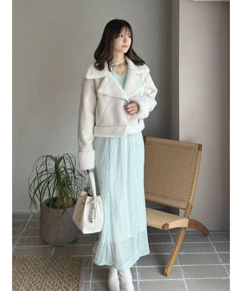 MERCURYDUO（マーキュリーデュオ）の「フェイクムートンボンバージャケット（ムートンコート・レディース・アイボリー/ベージュ・MEDIUM/SMALL）」の10枚目の写真