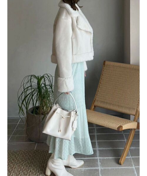 MERCURYDUO（マーキュリーデュオ）の「フェイクムートンボンバージャケット（ムートンコート・レディース・アイボリー/ベージュ・MEDIUM/SMALL）」の8枚目の写真