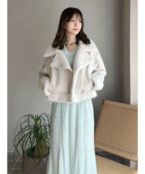 MERCURYDUO（マーキュリーデュオ）の「フェイクムートンボンバージャケット（ムートンコート・レディース・アイボリー/ベージュ・MEDIUM/SMALL）」の9枚目の写真