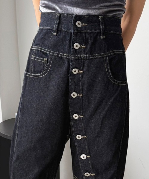 Jewelobe(ジュエローブ)の「ボタンデザインラフデニムパンツ(デニムパンツ・レディース・ブラック・M/S)」の6枚目の写真