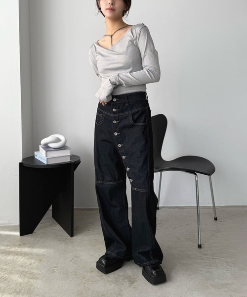 Jewelobe(ジュエローブ)の「ボタンデザインラフデニムパンツ(デニムパンツ・レディース・ブラック・M/S)」の8枚目の写真