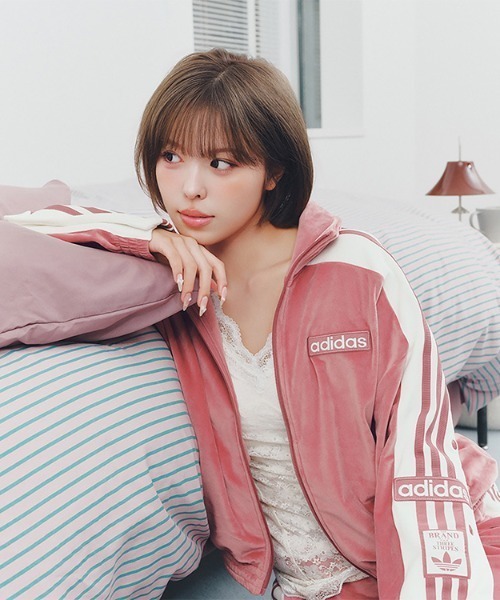 adidas（アディダス）の「adidas アディダス W ADIBREAK VELOUR TT