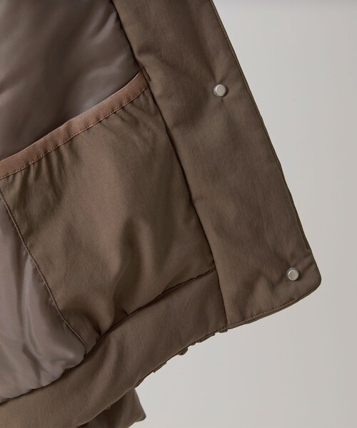 green label relaxing（グリーンレーベルリラクシング）の「［size SHORTあり］パフィー ノーカラー ブルゾン 撥水 保温性 ウォッシャブル（ブルゾン・レディース・オフホワイト/ブラック/ブラウン・SHORT/36/38）」の13枚目の写真