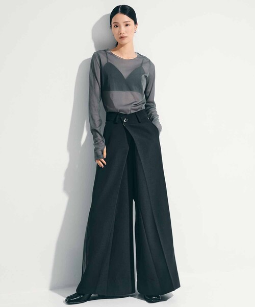 STUDIOUS(ステュディオス)の「【STUDIOUS/ステュディオス】Side Leather Flare Trousers/サイドレザーフレアトラウザー/スラックス/美脚パンツ/通勤パンツ/トレンドパンツ(スラックス・レディース・ブラック/ベージュ・1/2)」の14枚目の写真