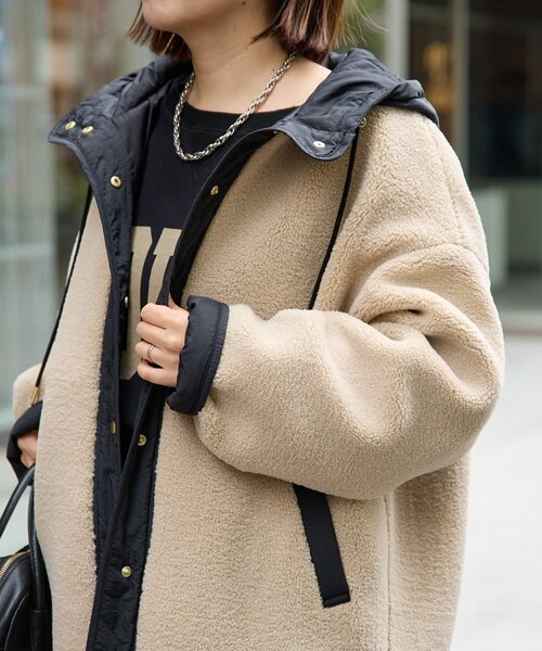 感動の軽さ】【最高気温10度の寒い日に！】フードボアコート（その他