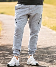 LUXEAKMPLUS（リュクスエイケイエムプラス）の「LUXEAKMPLUS(リュクスエイケイエムプラス)ゴルフ ブランドロゴ テーパードシルエット トレーニング ロングパンツ(ストレッチ性/吸水速乾)（スウェットパンツ）」