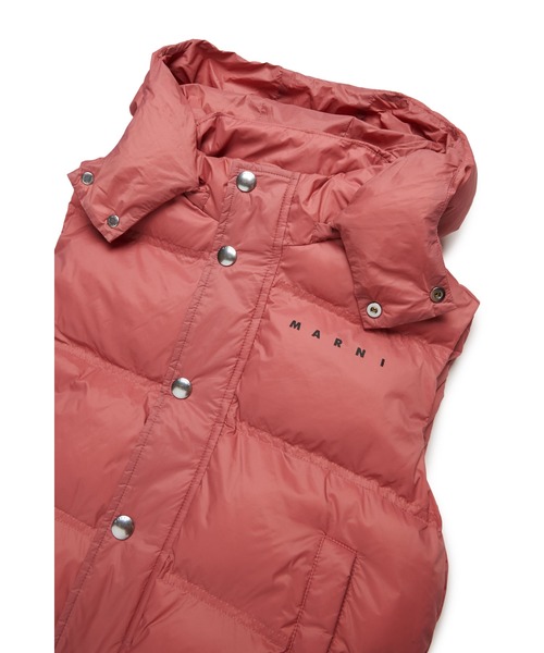 MARNI（マルニ）の「キッズ パファーベスト MARNI KID（ナイロンジャケット・キッズ・ピンク・14Y/8Y/12Y/4Y/6Y/10Y）」の2枚目の写真