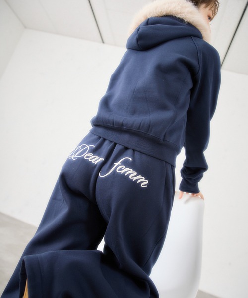 FCMM（エフシーエムエム）の「【日本限定】BACKLOGO SWEAT PANTS / バックロゴスウェットパンツ（スウェットパンツ・レディース・ベージュ/ネイビー/グレー/ブラック・SMALL/MEDIUM）」の4枚目の写真