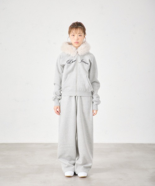 FCMM（エフシーエムエム）の「【日本限定】BACKLOGO SWEAT PANTS / バックロゴスウェットパンツ（スウェットパンツ・レディース・ベージュ/ネイビー/グレー/ブラック・SMALL/MEDIUM）」の11枚目の写真