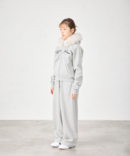 FCMM（エフシーエムエム）の「【日本限定】BACKLOGO SWEAT PANTS / バックロゴスウェットパンツ（スウェットパンツ・レディース・ベージュ/ネイビー/グレー/ブラック・SMALL/MEDIUM）」の9枚目の写真