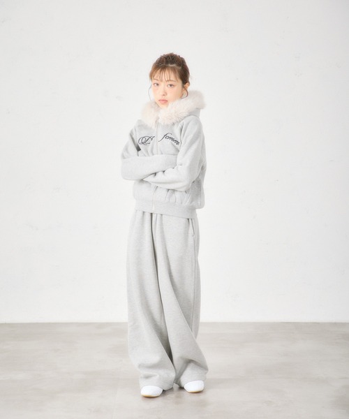 FCMM（エフシーエムエム）の「【日本限定】BACKLOGO SWEAT PANTS / バックロゴスウェットパンツ（スウェットパンツ・レディース・ベージュ/ネイビー/グレー/ブラック・SMALL/MEDIUM）」の15枚目の写真