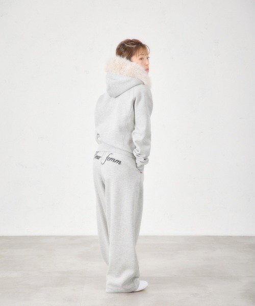 FCMM（エフシーエムエム）の「【日本限定】BACKLOGO SWEAT PANTS / バックロゴスウェットパンツ（スウェットパンツ・レディース・ベージュ/ネイビー/グレー/ブラック・SMALL/MEDIUM）」の17枚目の写真
