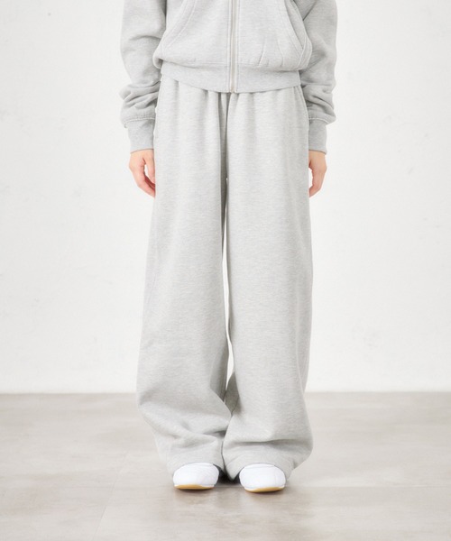 FCMM（エフシーエムエム）の「【日本限定】BACKLOGO SWEAT PANTS / バックロゴスウェットパンツ（スウェットパンツ・レディース・ベージュ/ネイビー/グレー/ブラック・SMALL/MEDIUM）」の13枚目の写真