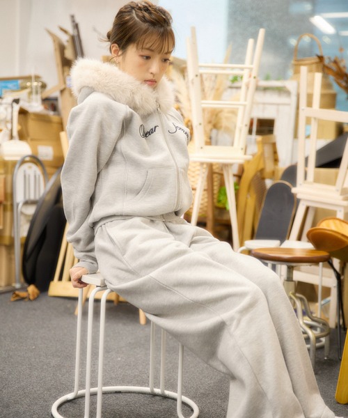 FCMM（エフシーエムエム）の「【日本限定】BACKLOGO SWEAT PANTS / バックロゴスウェットパンツ（スウェットパンツ・レディース・ベージュ/ネイビー/グレー/ブラック・SMALL/MEDIUM）」の22枚目の写真