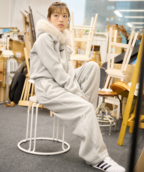 FCMM（エフシーエムエム）の「【日本限定】BACKLOGO SWEAT PANTS / バックロゴスウェットパンツ（スウェットパンツ・レディース・ベージュ/ネイビー/グレー/ブラック・SMALL/MEDIUM）」の21枚目の写真