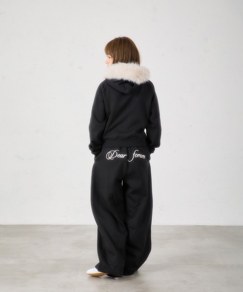 FCMM（エフシーエムエム）の「【日本限定】BACKLOGO SWEAT PANTS / バックロゴスウェットパンツ（スウェットパンツ・レディース・ベージュ/ネイビー/グレー/ブラック・SMALL/MEDIUM）」の5枚目の写真