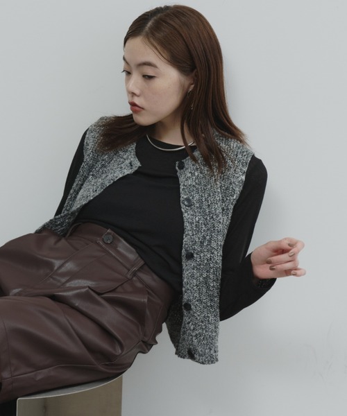 美品　STRATA エストラータ クロップドニットベスト Aletta vita 爆買 ベスト Vネック レイヤード ニット フェザーヤーン